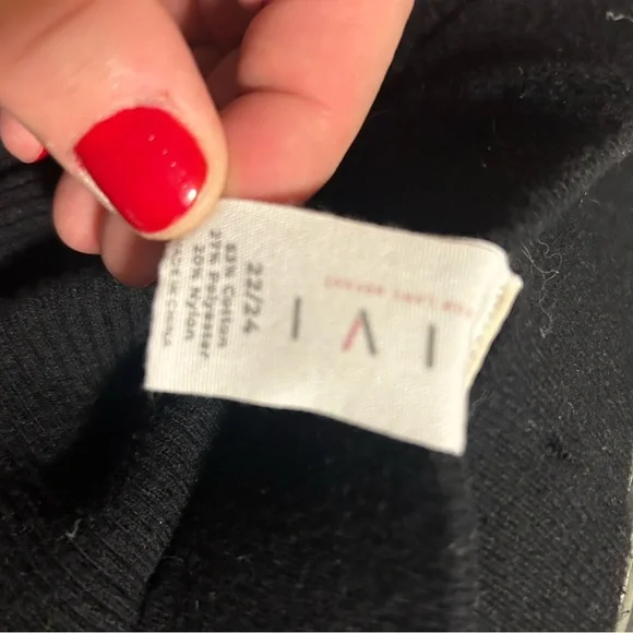 LIVI Mid V-Neck Contrast Matching Sweater & Pant Set | 22/24 | Black & White - Picture 6 of 7